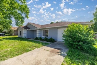 Building Photo - 15121 SW 35th Avenue Rd