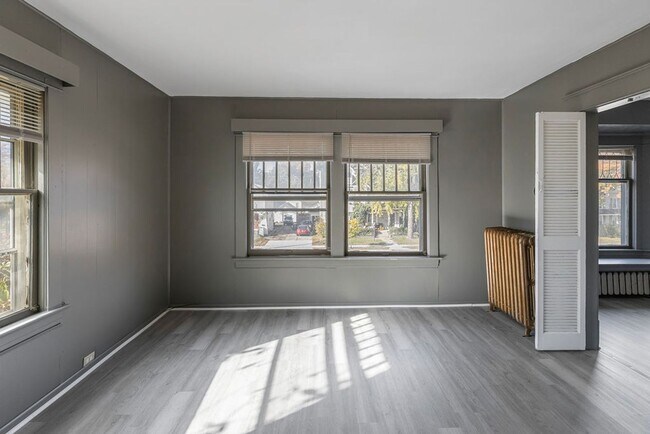 Building Photo - 1652 Peck St