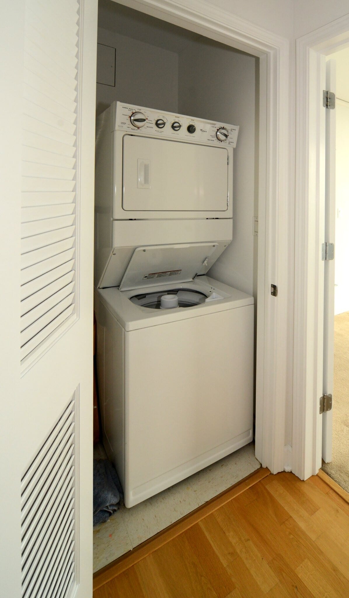 Building Photo - 450 E Waterside Dr
