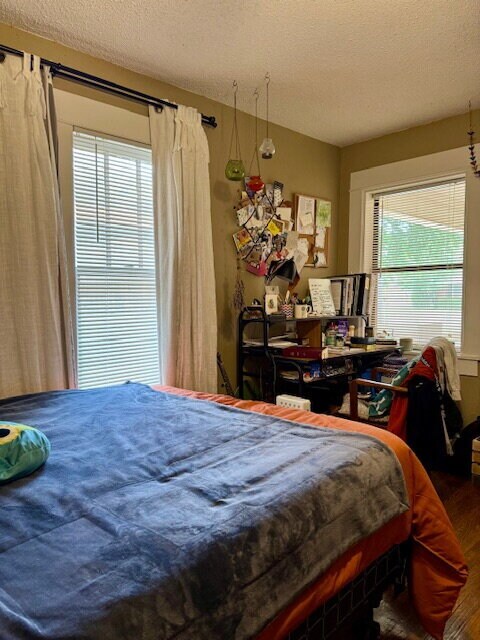 Building Photo - Charming Duplex Very Close To Tech!