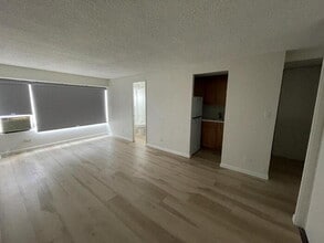 Building Photo - To register for the showing time below, no...