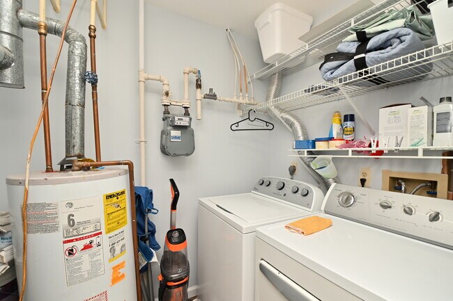 Building Photo - 10998 Koman Cir