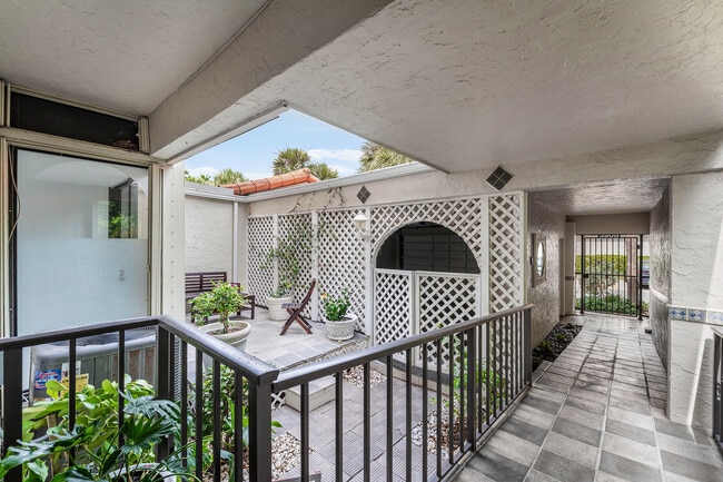 Building Photo - 3908 S Ocean Blvd