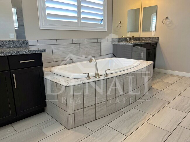 Building Photo - 4638 E Navigator Ln