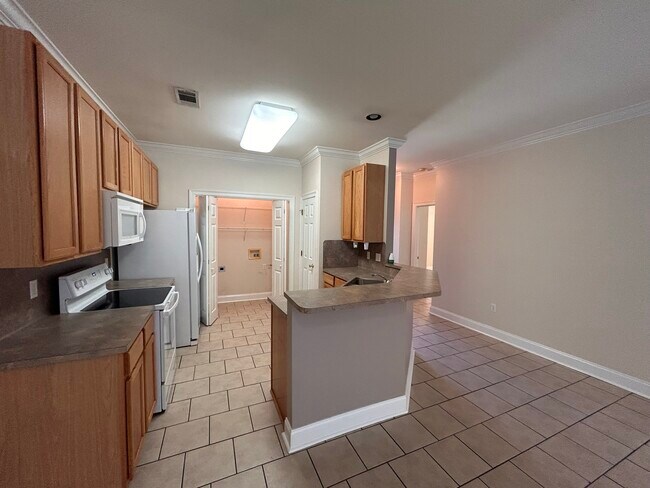 Building Photo - 12341 Pine View Ln
