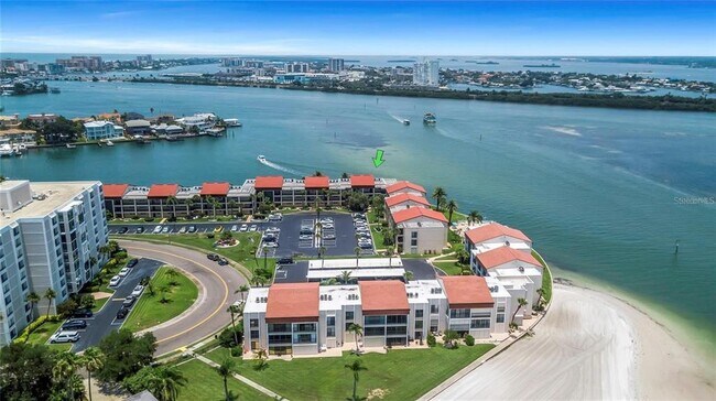 Building Photo - 895 S Gulfview Blvd