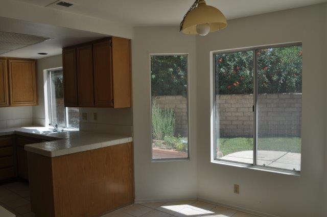 Building Photo - 4 Bedroom Home in the Summer Creek Community of West Escondido