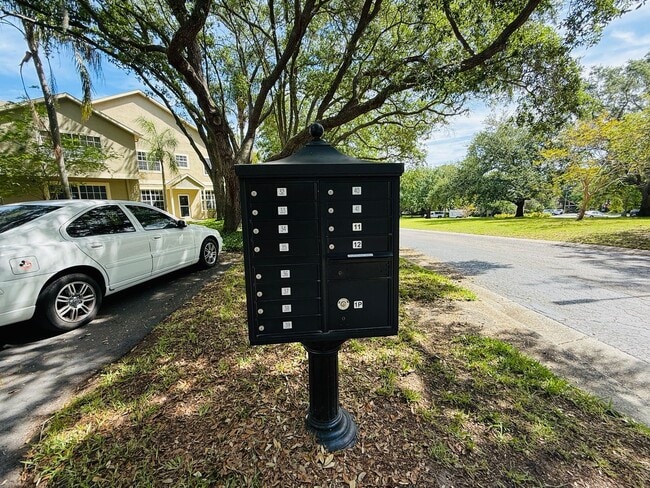 Building Photo - 2843 Thaxton Dr