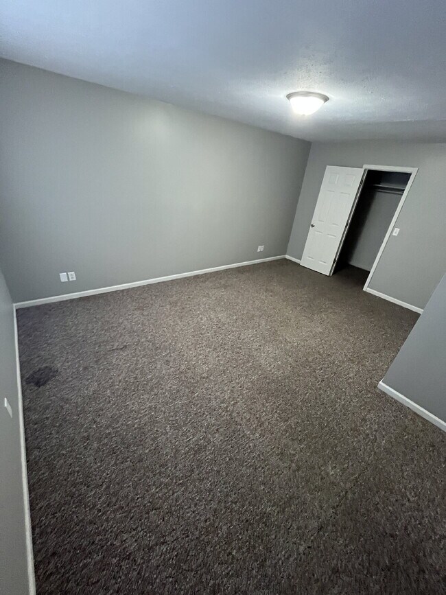 Building Photo - 307 Onyx Dr