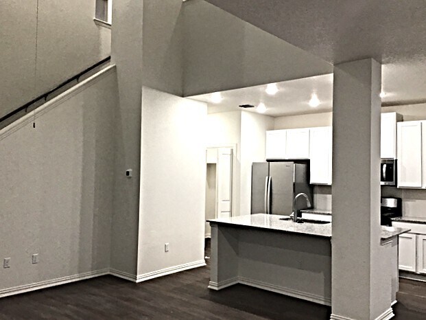 Building Photo - 2725 Wolfcreek
