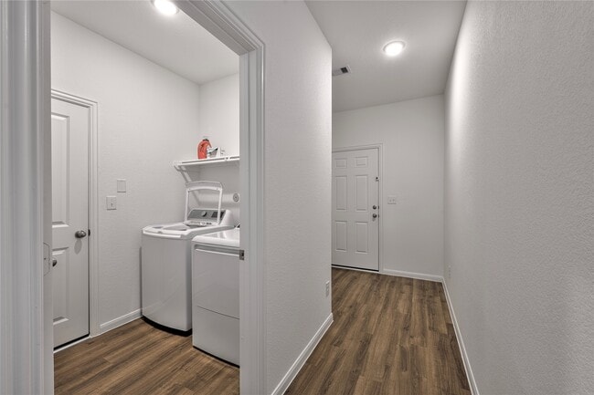 Building Photo - 9626 Summer Shadow Wy