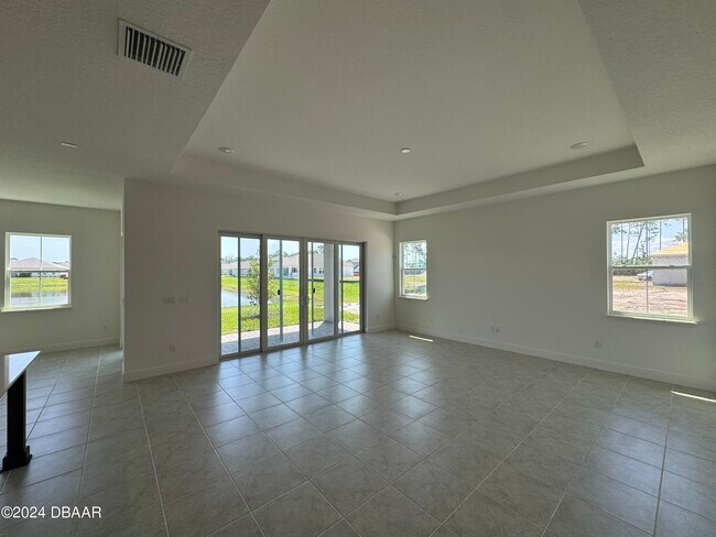 Building Photo - 2005 Divot Dr