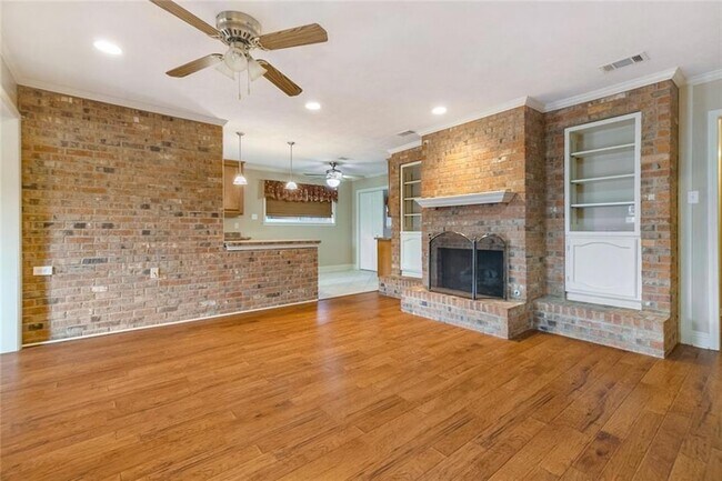 Building Photo - 4713 Ithaca St