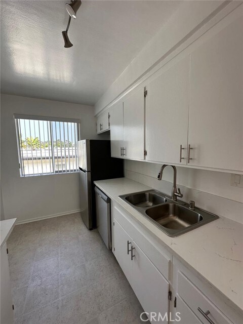 Building Photo - 11692 Chenault St