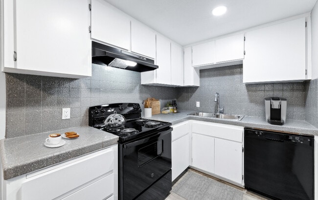 Building Photo - Monte Vista Apartments