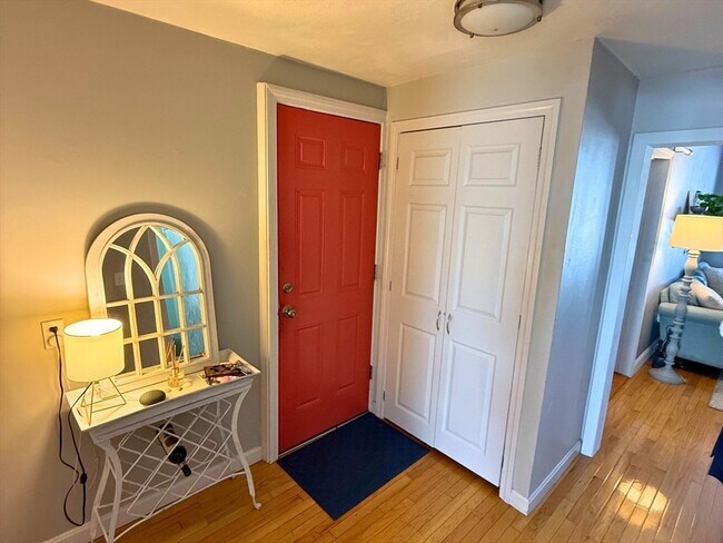 Building Photo - 265 Lexington St