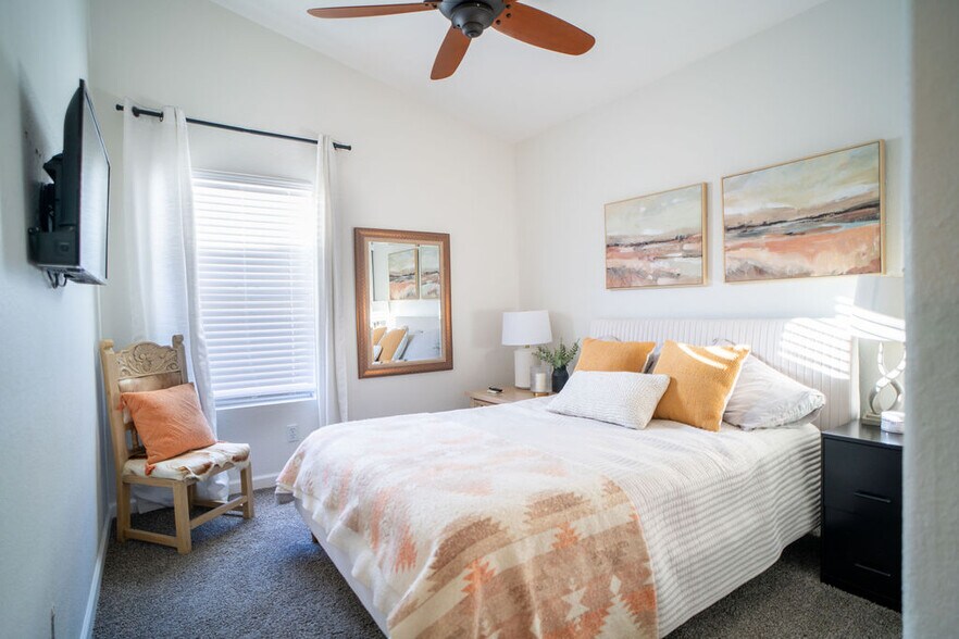 Building Photo - 1721 W Jupiter Way