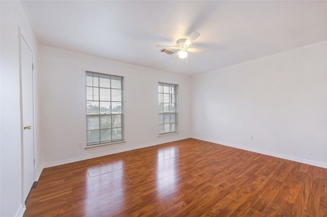 Building Photo - 6723 Tarnef Dr