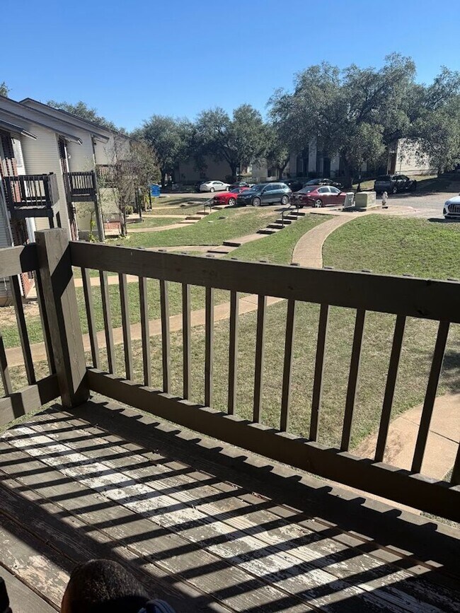 Building Photo - River Crossing 2 Bed 2 1/2 Bath - 2 Story Townhome