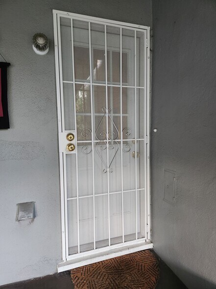 Building Photo - 12019 Ocean Park Blvd