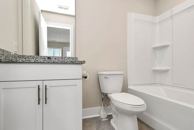 Building Photo - Stunning 3BD/3.5BA End Unit w/ City Views ...