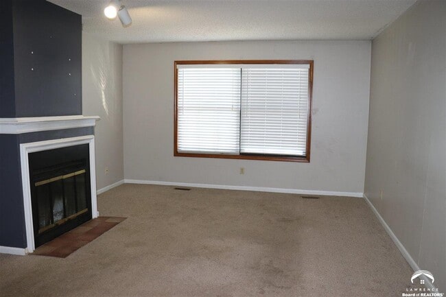 Building Photo - 2901 University Dr