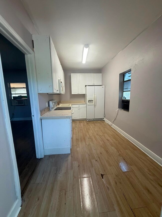 Building Photo - 420 Lilac Ct