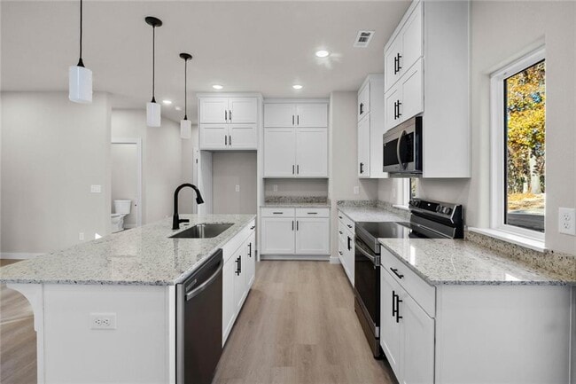 Building Photo - 50 Thaxted Dr