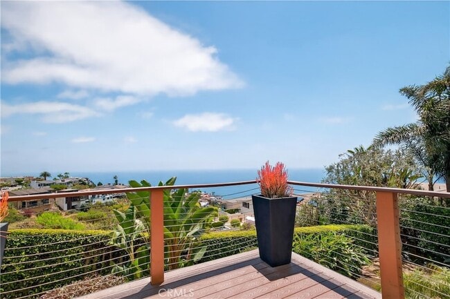 Building Photo - 855 Santa Ana St