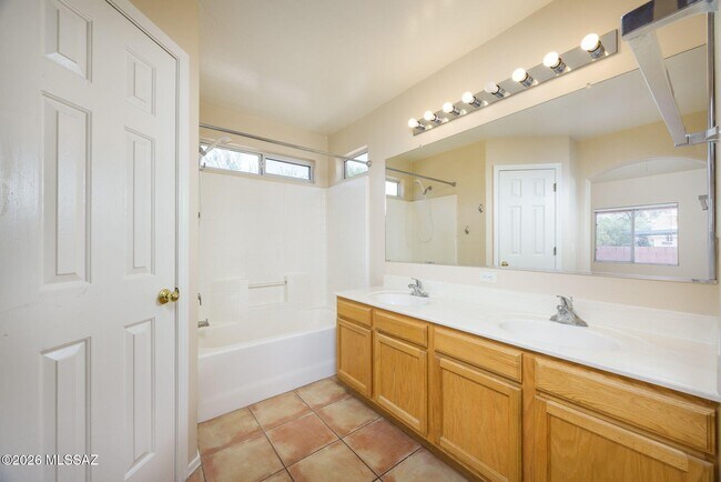 Building Photo - 12253 N Brightridge Dr