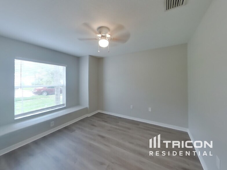 Building Photo - 2220 Colville Chase Dr