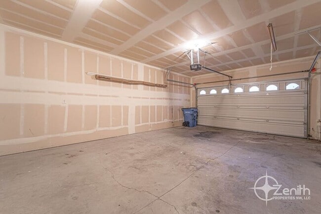 Building Photo - 8108 NE 35th Ave