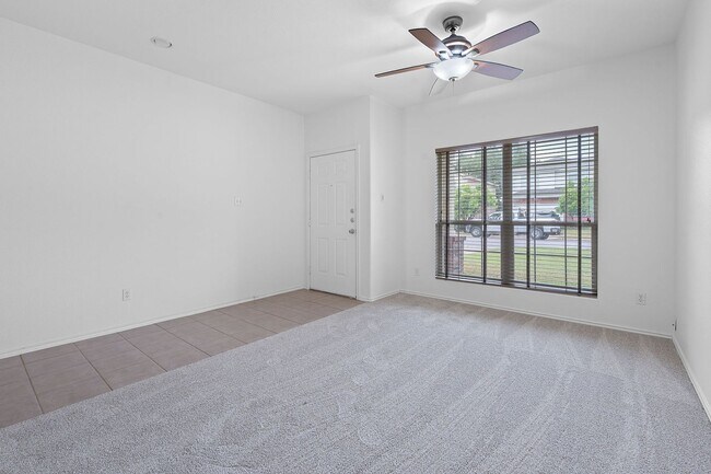 Building Photo - Immaculate 3 Bedroom, 2 Bath Home on Corner Lot in Cedar Park