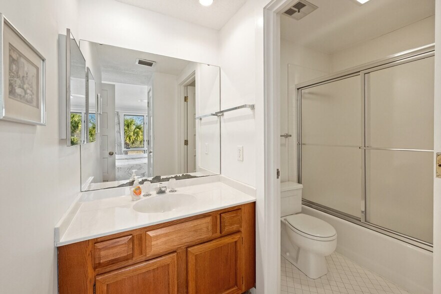 Building Photo - 1 Pioneer Loop