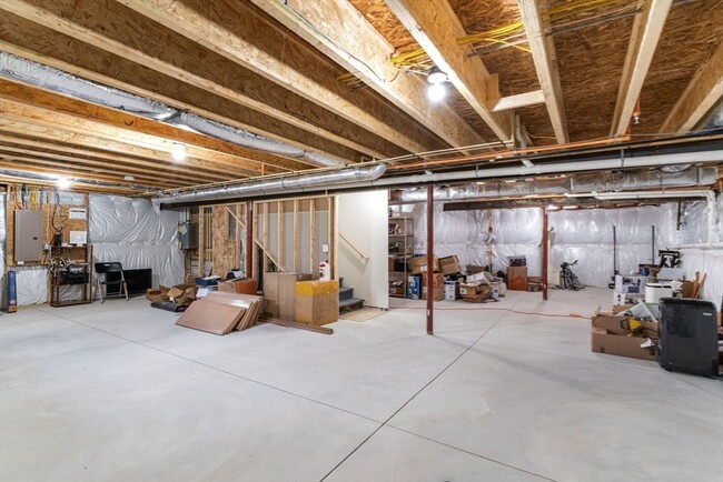 Building Photo - 20 Cherry Ln