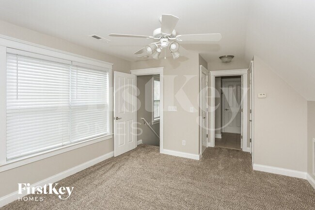 Building Photo - 128 Kensington St