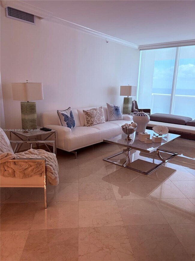 Building Photo - 4779 Collins Ave