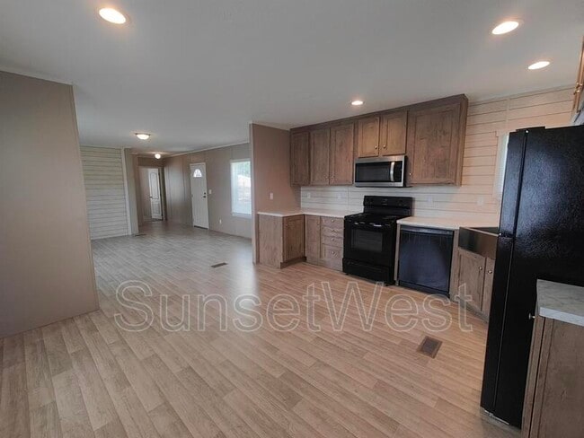 Building Photo - 320 Dawn Dr