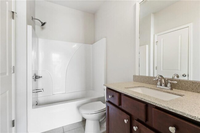 Building Photo - 5090 Breezewood Cir