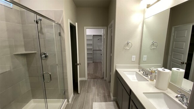 Building Photo - 7059 Silverleaf Oak St