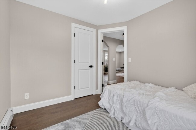 Building Photo - 21 Lombardy Pl