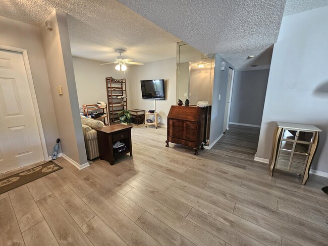 Building Photo - 10663 Ocean Palm Way