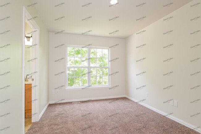 Building Photo - 448 Maple Ln