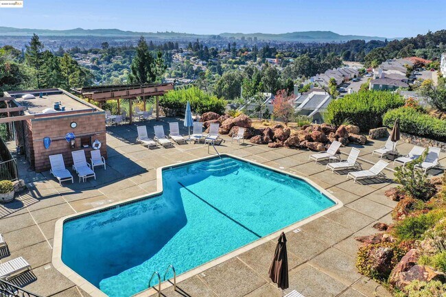 Building Photo - 57 Sereno Cir