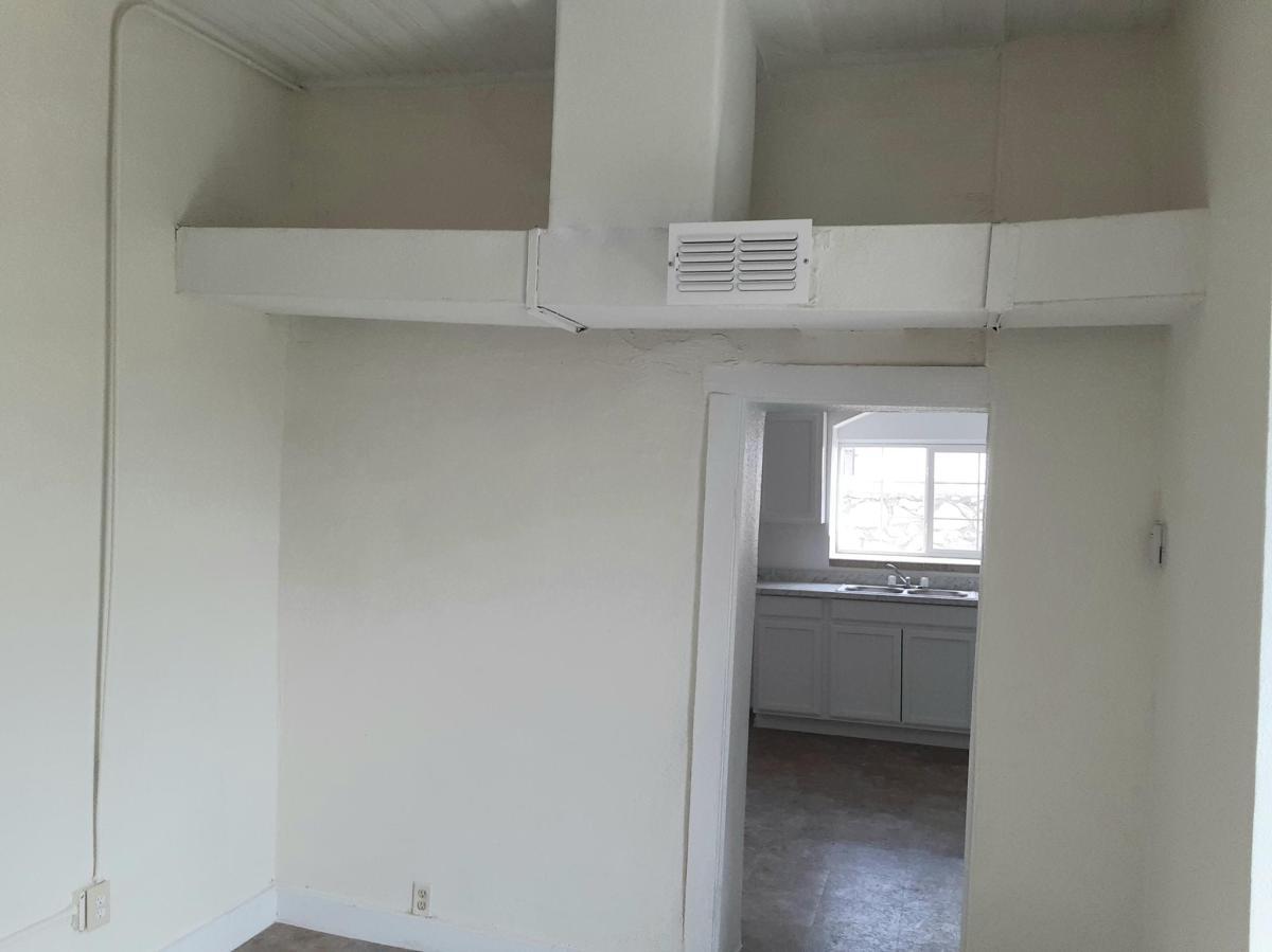 Building Photo - 3816 E San Antonio Ave