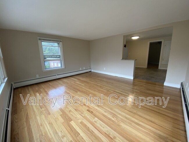 Building Photo - 70 Lyman St