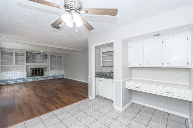 Building Photo - 5414 Forest Timbers Dr
