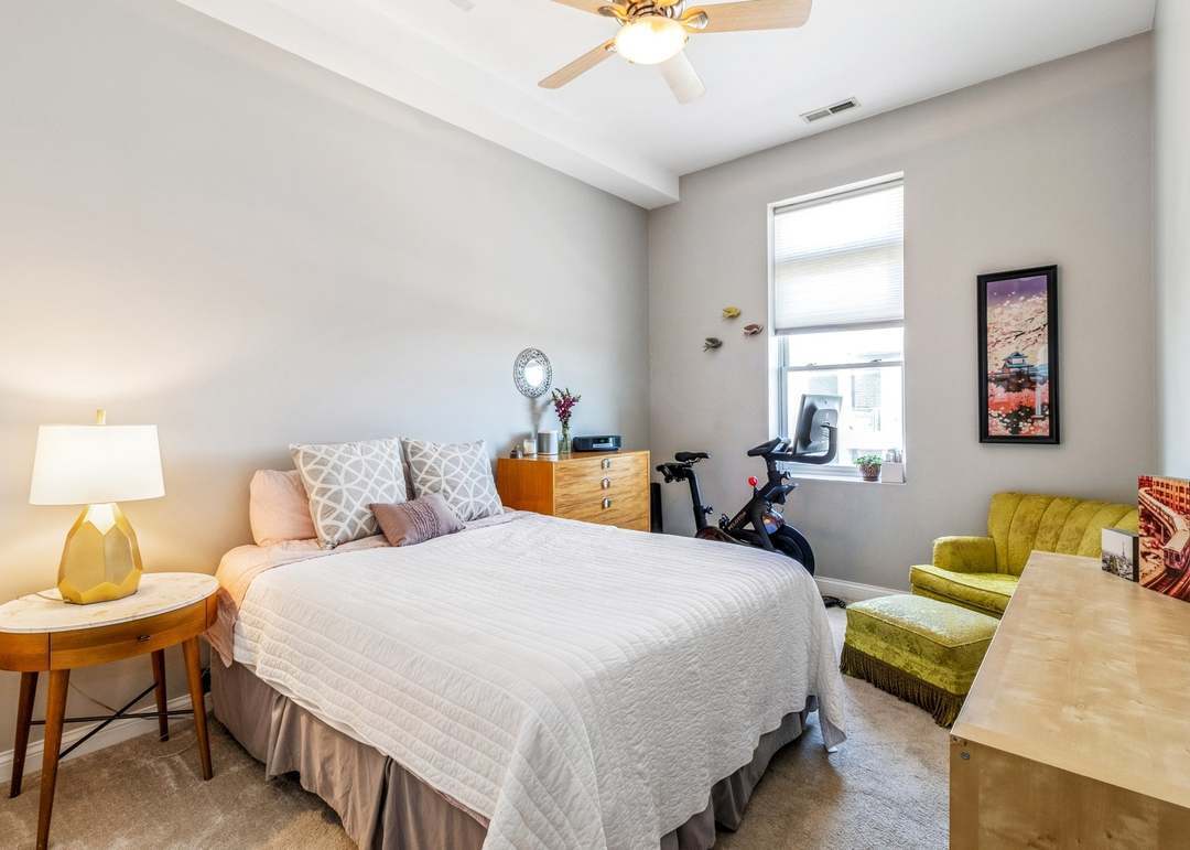 Bedroom #2 - 2158 N Damen Ave