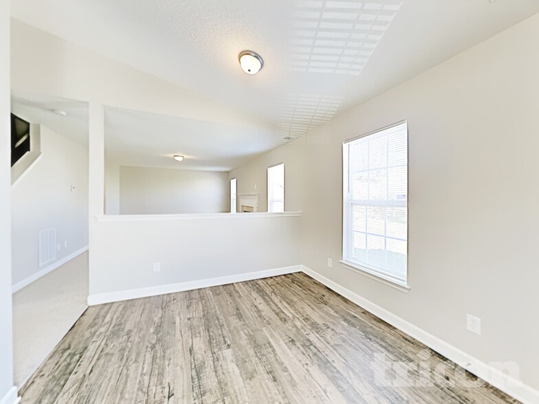 Building Photo - 7117 Red Bud Cir