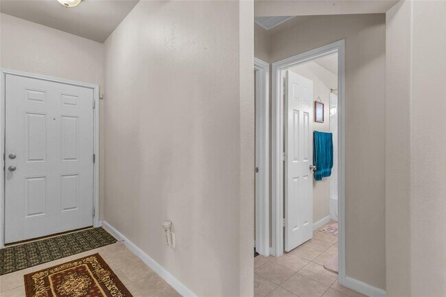 Building Photo - 206 Linden Ln